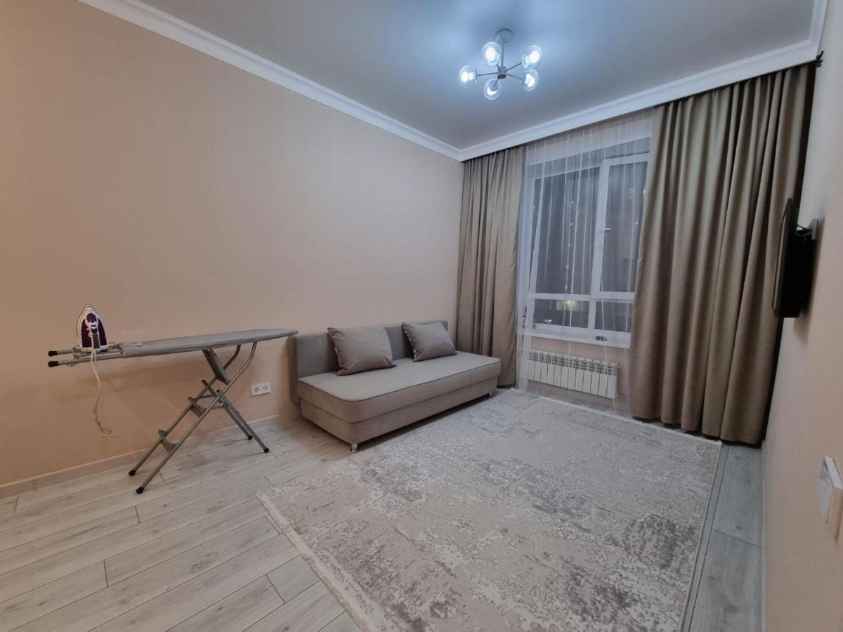 Apartmán 1 Комнатная Рядом C Expo, Mega Silk Way Astana Exteriér fotografie